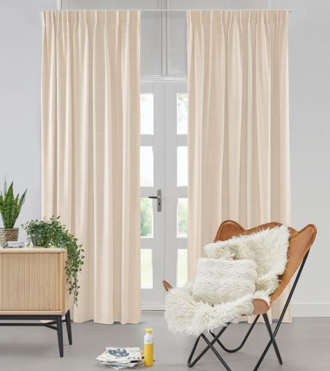Beige semitransparente gardiner