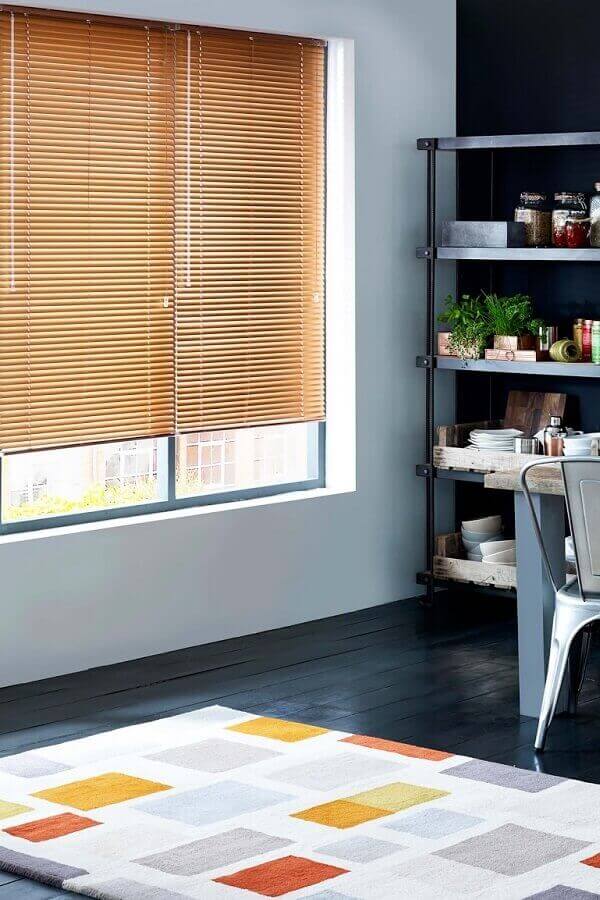 Brune aluminiumspersienner