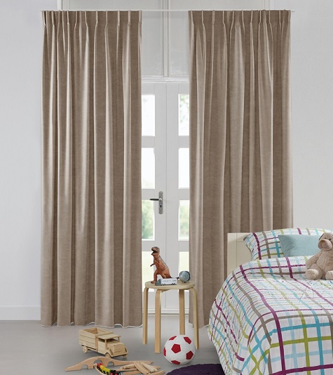 Beige velourgardiner
