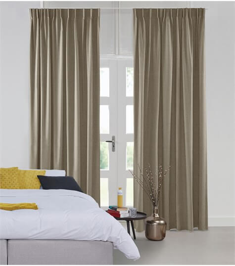 Beige mørklægningsgardiner